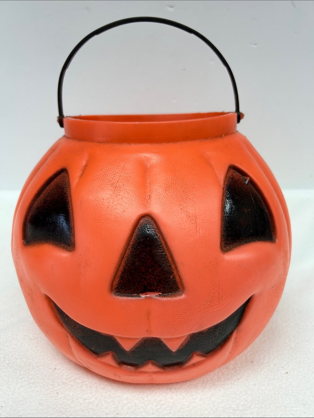 Vintage NORBEN PRODUCTS INC plastic bow mold Halloween Jack-o’-lantern pail